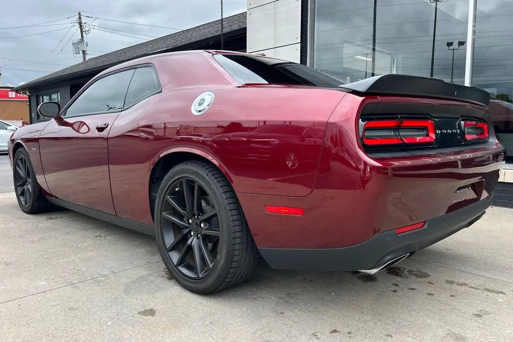 2023 Dodge Challenger R/T photo 2