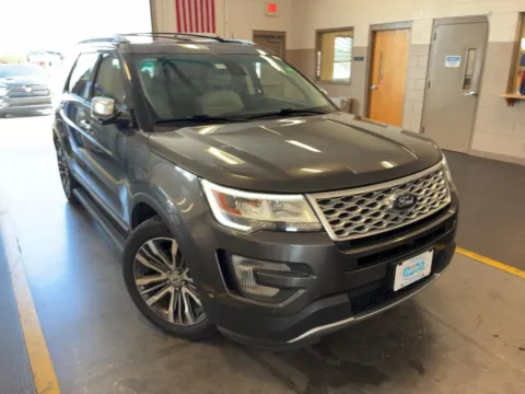Photos of 2017 Ford Explorer Platinum for sale in Indianapolis, IN at AutoGiant USA Indianapolis