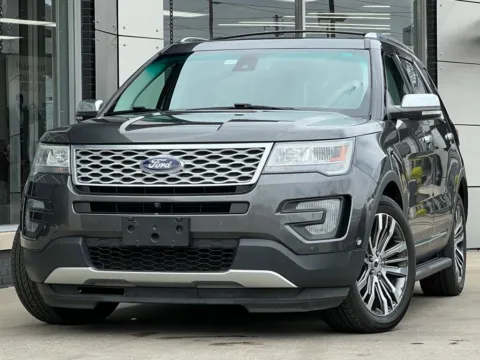 Gray 2017 Ford Explorer Platinum for sale in Indianapolis, IN