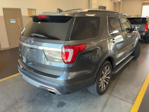 More photos of 2017 Ford Explorer Platinum at AutoGiant USA Indianapolis, IN