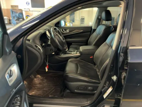 More photos of 2018 INFINITI QX60 at AutoGiant USA Indianapolis, IN