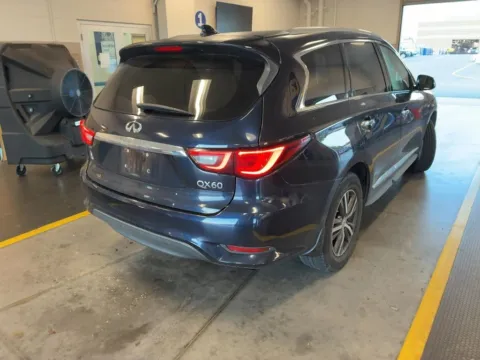More photos of 2018 INFINITI QX60 at AutoGiant USA Indianapolis, IN