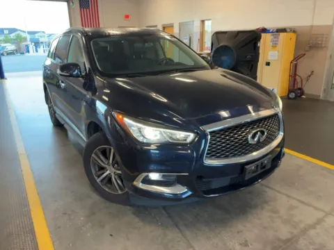 Photos of 2018 INFINITI QX60 for sale in Indianapolis, IN at AutoGiant USA Indianapolis
