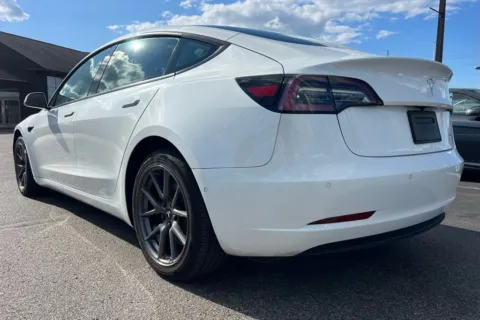 More photos of 2021 Tesla Model 3 Long Range at AutoGiant USA Indianapolis, IN