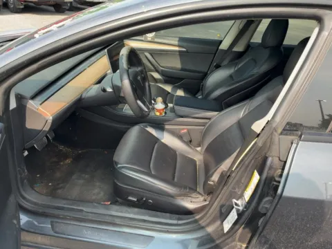 More photos of 2022 Tesla Model 3 Long Range at AutoGiant USA Indianapolis, IN