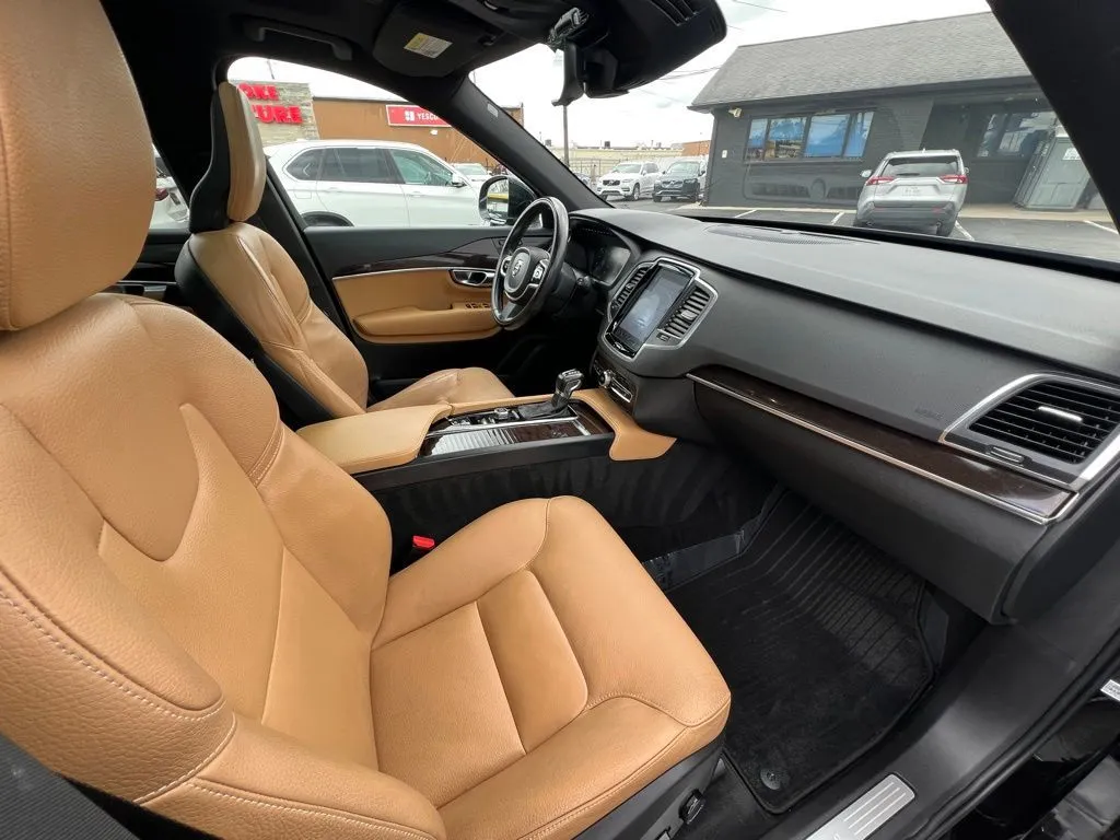 More photos of 2019 Volvo XC90 T6 Momentum at AutoGiant USA Indianapolis, IN