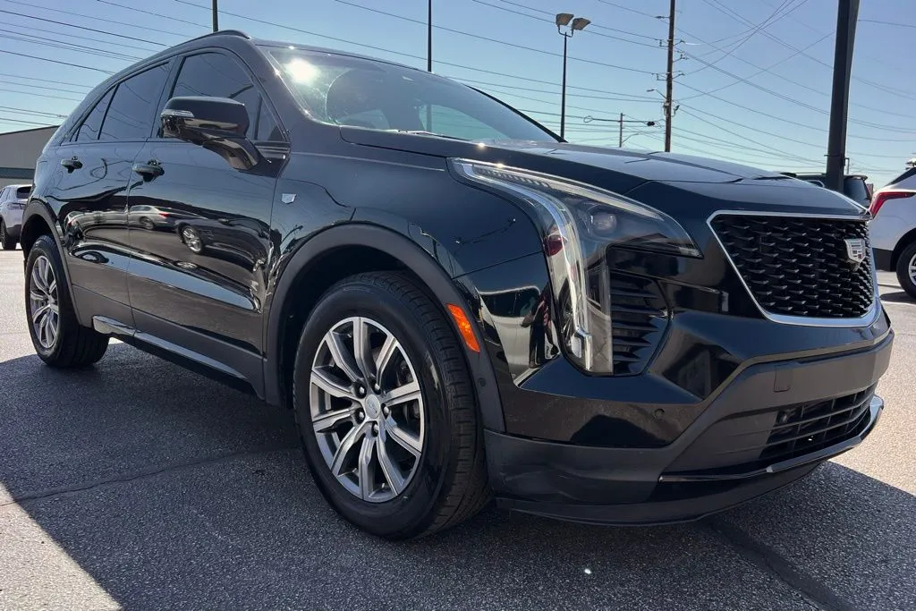 2019 Cadillac XT4 Sport photo 3