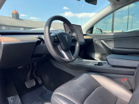 Photos of 2021 Tesla Model Y Long Range for sale in Indianapolis, IN at AutoGiant USA Indianapolis