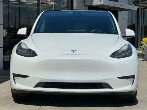 More photos of 2021 Tesla Model Y Long Range at AutoGiant USA Indianapolis, IN