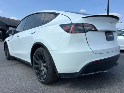 More photos of 2021 Tesla Model Y Long Range at AutoGiant USA Indianapolis, IN