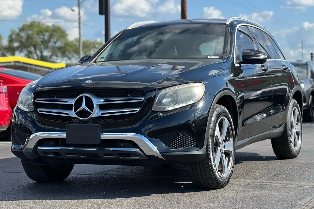 2016 Mercedes Benz GLC 300 photo 4