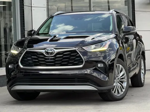 Blue 2020 Toyota Highlander Platinum for sale in Indianapolis, IN