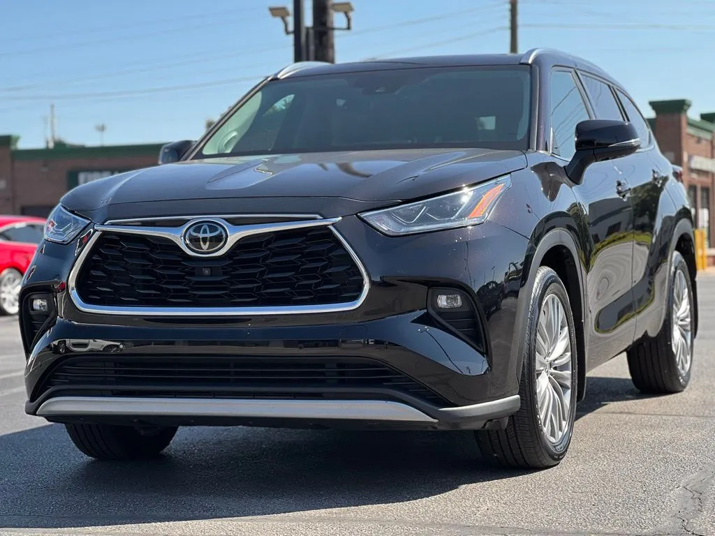 2020 Toyota Highlander Platinum photo 3