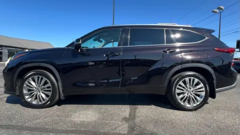 Another view of 2020 Toyota Highlander Platinum for sale in Indianapolis, IN at AutoGiant USA Indianapolis