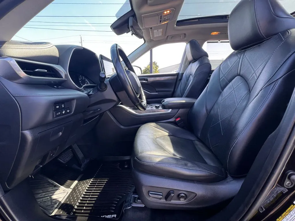 2020 Toyota Highlander Platinum photo 4