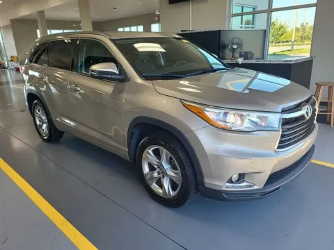 More photos of 2016 Toyota Highlander Limited at AutoGiant USA Indianapolis, IN