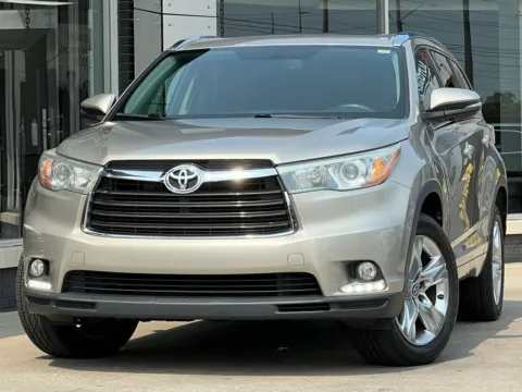 Beige 2016 Toyota Highlander Limited for sale in Indianapolis, IN