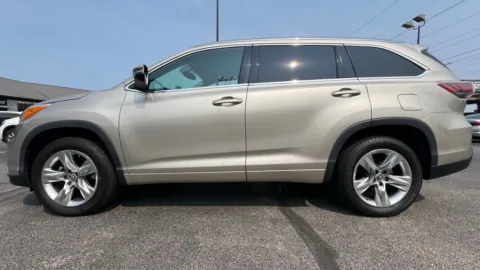 Another view of 2016 Toyota Highlander Limited for sale in Indianapolis, IN at AutoGiant USA Indianapolis