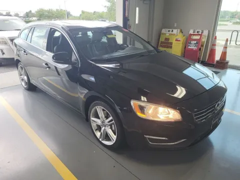 More photos of 2016 Volvo V60 T5 Premier at AutoGiant USA Indianapolis, IN