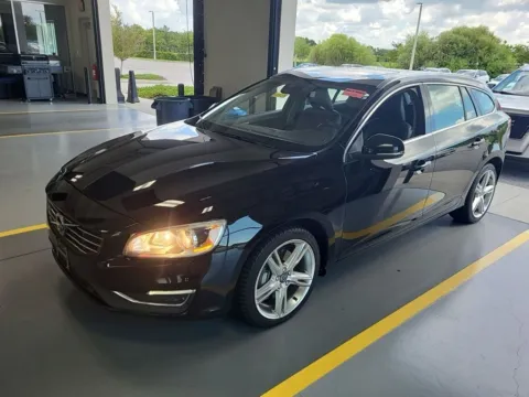Black 2016 Volvo V60 T5 Premier for sale in Indianapolis, IN