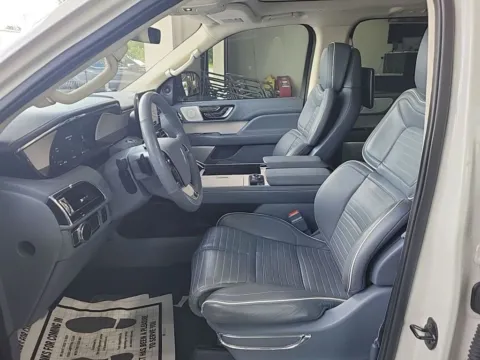 More photos of 2020 Lincoln Navigator Black Label at AutoGiant USA Indianapolis, IN