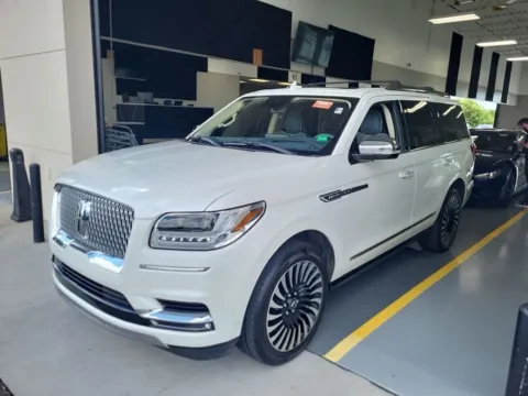 White 2020 Lincoln Navigator Black Label for sale in Indianapolis, IN