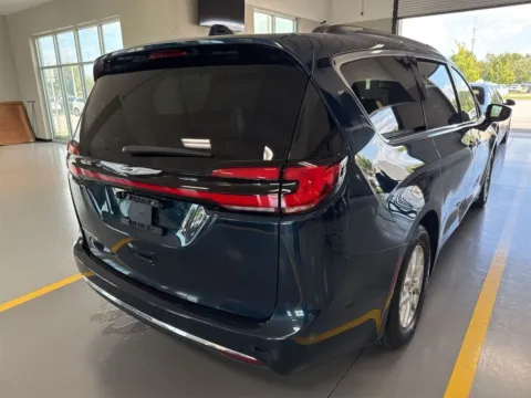 Another view of 2022 Chrysler Pacifica Touring L for sale in Indianapolis, IN at AutoGiant USA Indianapolis