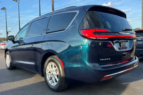 More photos of 2022 Chrysler Pacifica Touring L at AutoGiant USA Indianapolis, IN