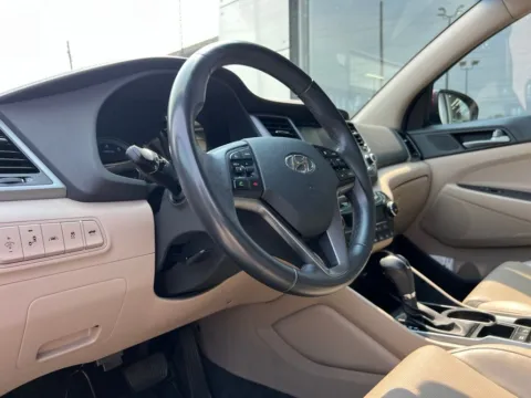 Photos of 2016 Hyundai Tucson Limited for sale in Indianapolis, IN at AutoGiant USA Indianapolis