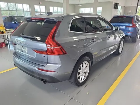 More photos of 2018 Volvo XC60 T5 Momentum at AutoGiant USA Indianapolis, IN