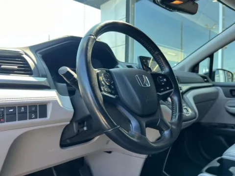 Photos of 2019 Honda Odyssey EX-L for sale in Indianapolis, IN at AutoGiant USA Indianapolis