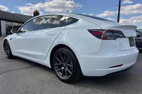 More photos of 2019 Tesla Model 3 Long Range at AutoGiant USA Indianapolis, IN