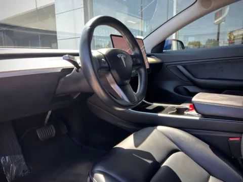 Photos of 2018 Tesla Model 3 Long Range for sale in Indianapolis, IN at AutoGiant USA Indianapolis