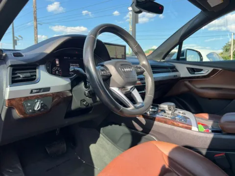 Photos of 2019 Audi Q7 45 Premium Plus for sale in Indianapolis, IN at AutoGiant USA Indianapolis