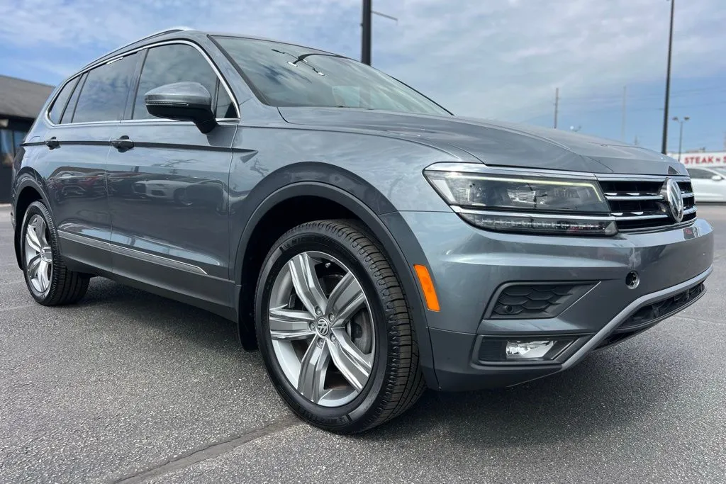 2019 Volkswagen Tiguan SEL Premium R-Line photo 4
