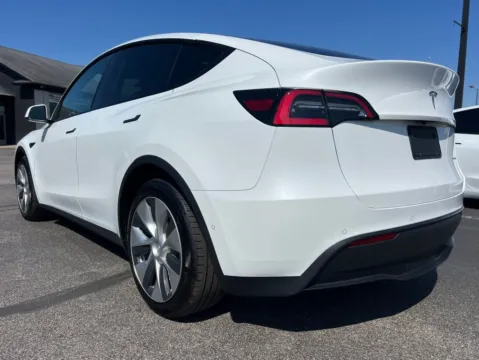 More photos of 2021 Tesla Model Y Long Range at AutoGiant USA Indianapolis, IN