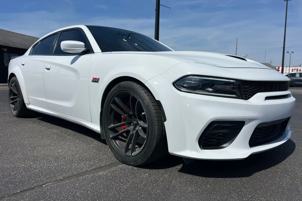 2021 Dodge Charger R/T Scat Pack Widebody photo 3