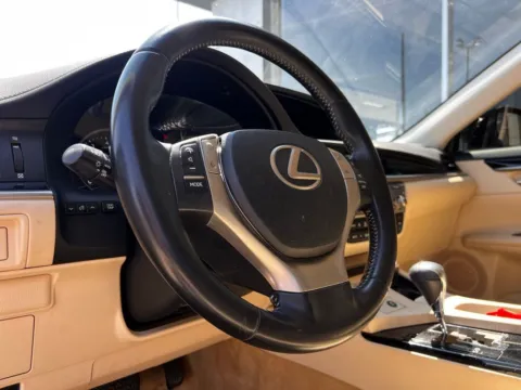 Photos of 2014 Lexus ES 350 for sale in Indianapolis, IN at AutoGiant USA Indianapolis
