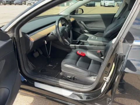 More photos of 2018 Tesla Model 3 Mid Range at AutoGiant USA Indianapolis, IN