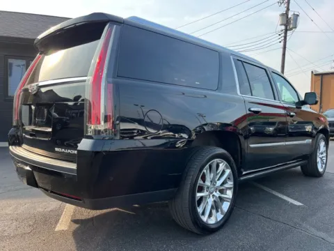 More photos of 2020 Cadillac Escalade ESV Premium at AutoGiant USA Indianapolis, IN