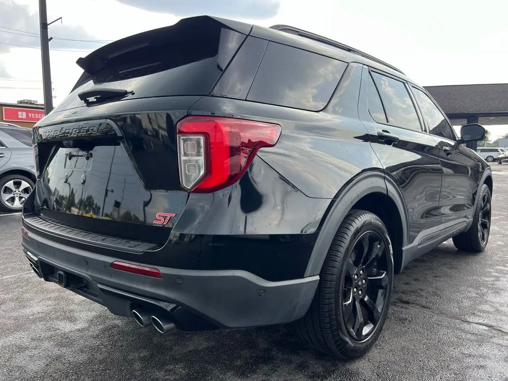 2020 Ford Explorer ST photo 2