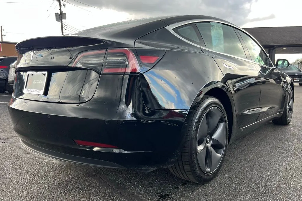 2018 Tesla Model 3 Long Range photo 3