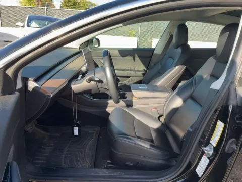 More photos of 2018 Tesla Model 3 Long Range at AutoGiant USA Indianapolis, IN