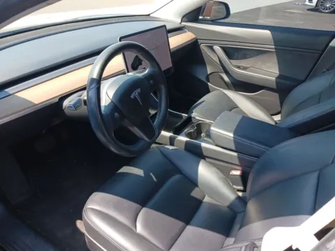 More photos of 2018 Tesla Model 3 Mid Range at AutoGiant USA Indianapolis, IN
