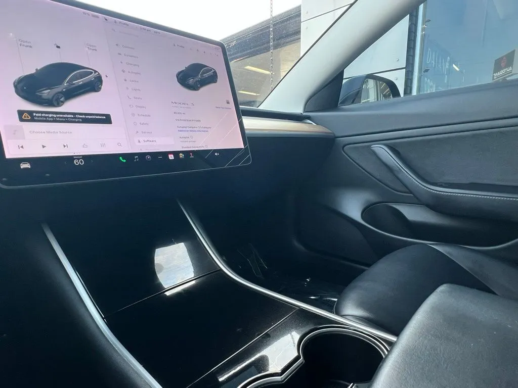 2018 Tesla Model 3 Mid Range photo 10
