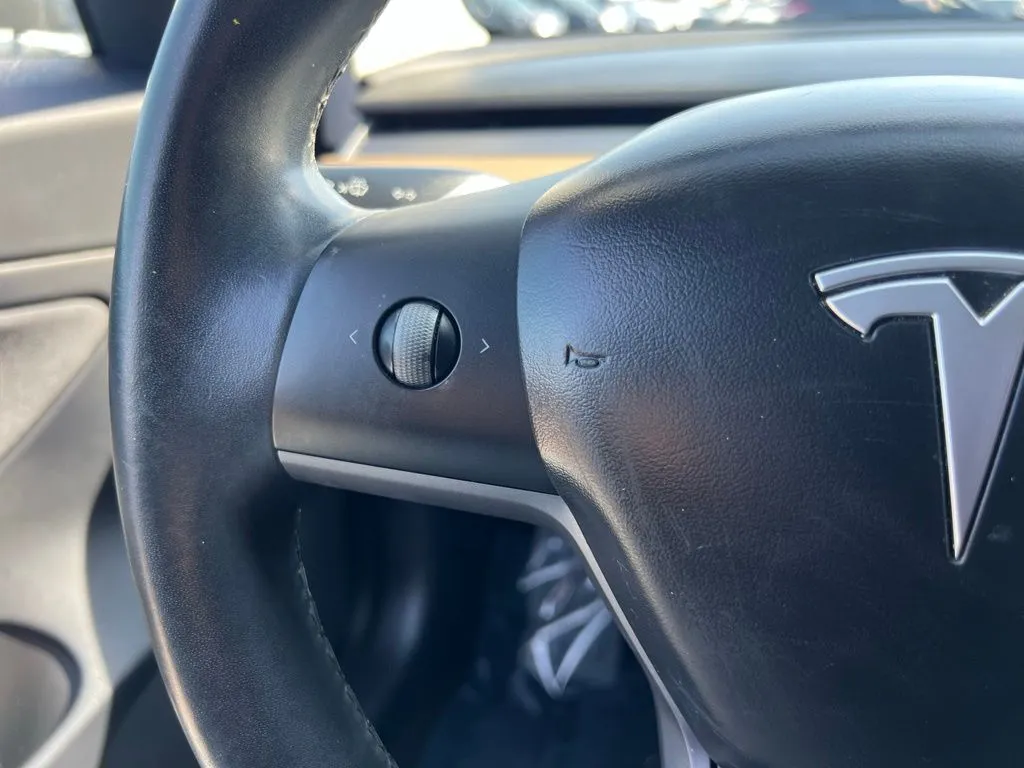 2018 Tesla Model 3 Mid Range photo 31