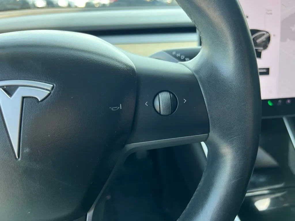 2018 Tesla Model 3 Mid Range photo 22
