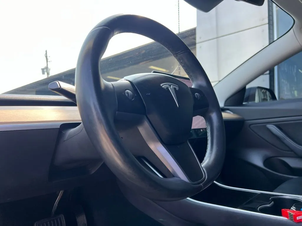 2018 Tesla Model 3 Mid Range photo 13