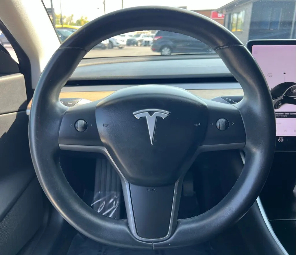 2018 Tesla Model 3 Mid Range photo 9