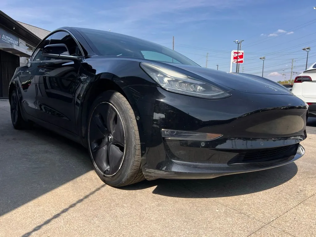 2018 Tesla Model 3 Mid Range photo 17